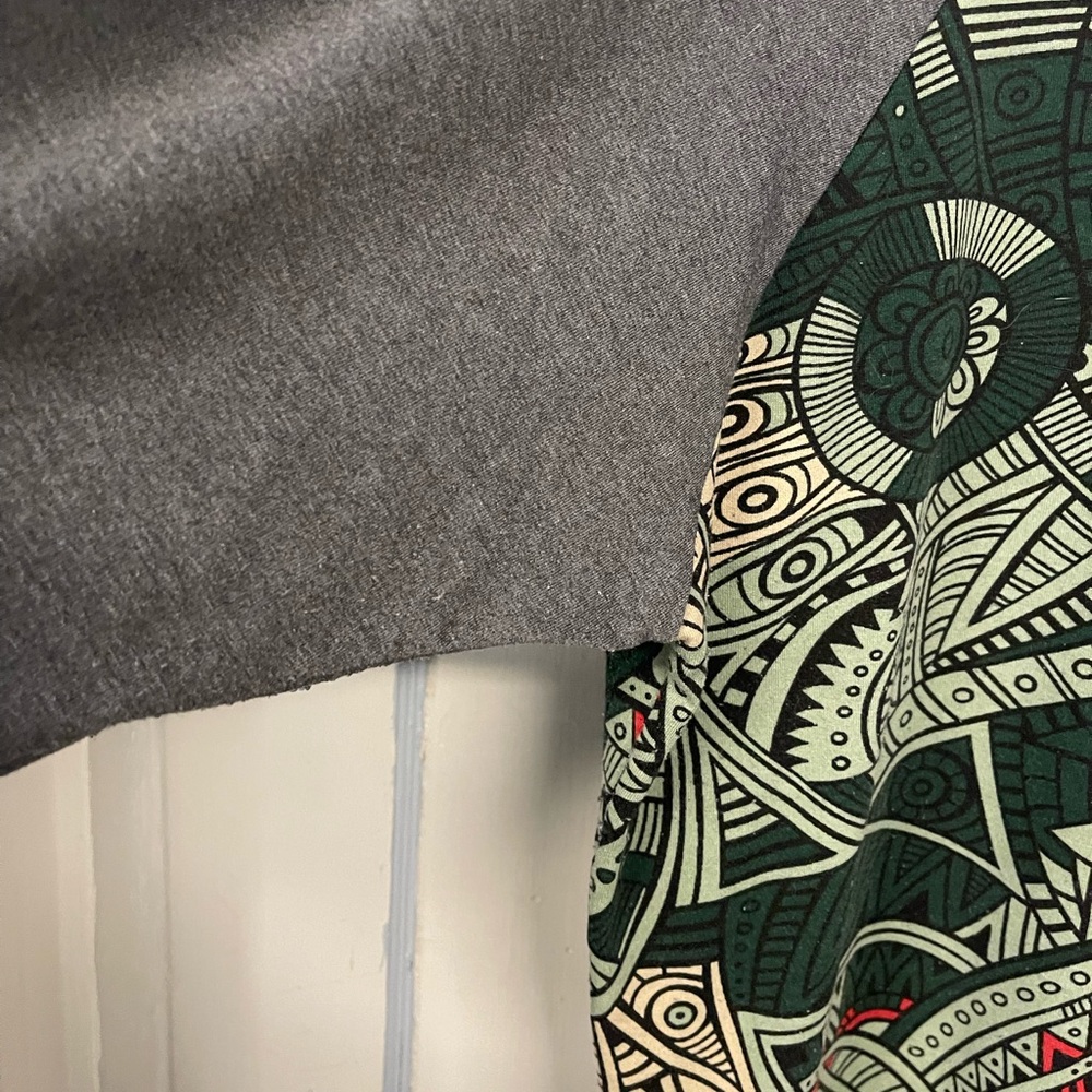 LULAROE RANDY TOP - Picture 4 of 6